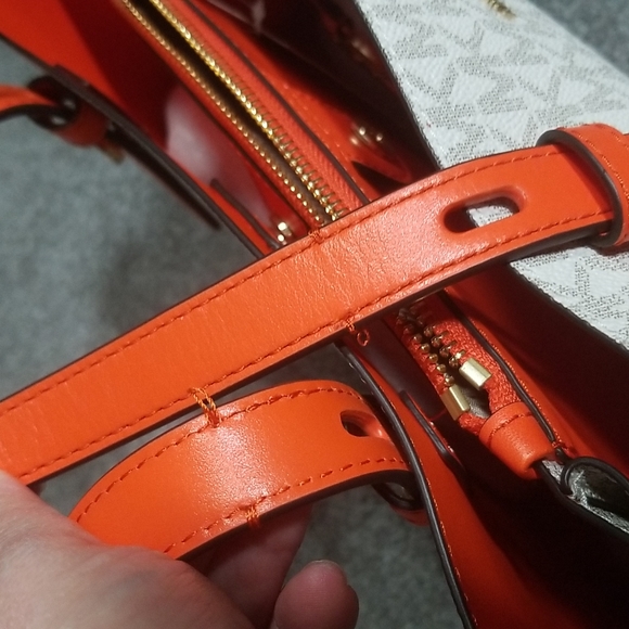 Michael Kors Small Mel Signature Tote/Shoulder Bag - Picture 14 of 14